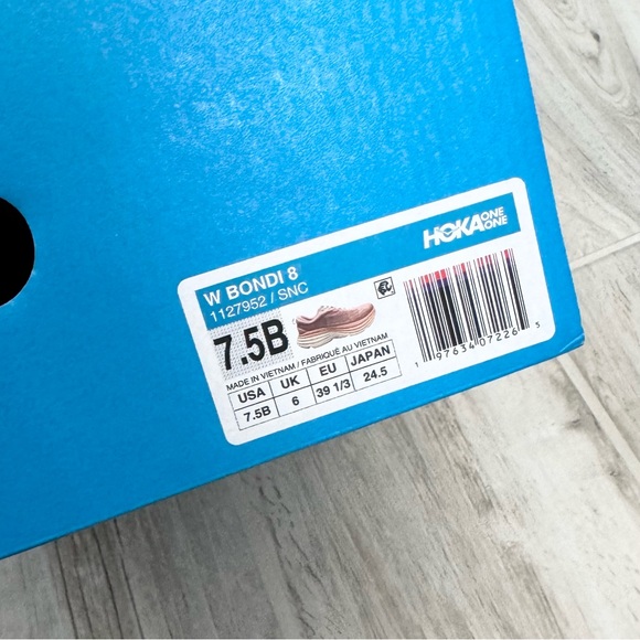 HOKA Women’s Bondi 8 Sandstone Cream Running Shoes - Picture 9 of 11